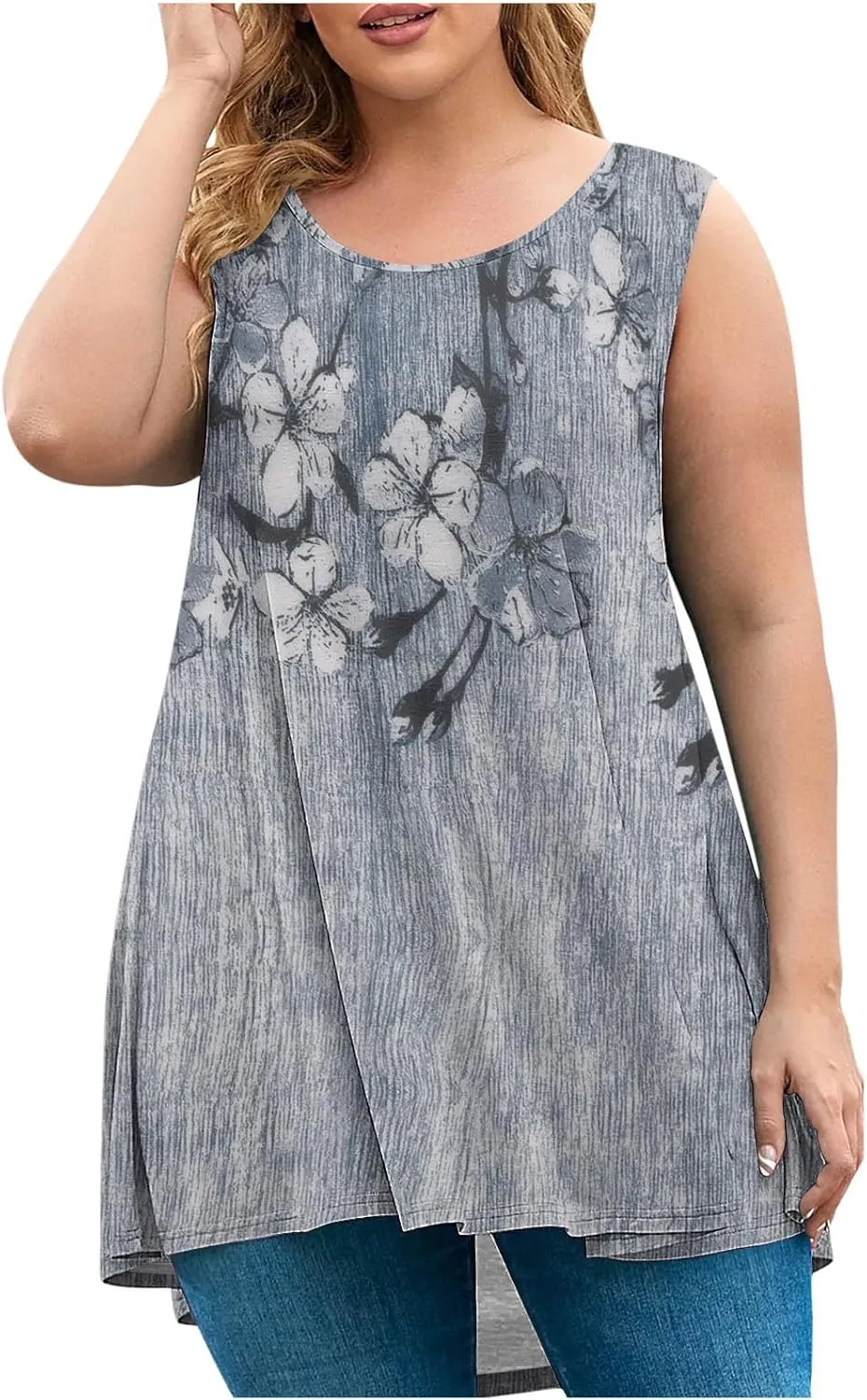 Women Tank Tops Plus Size 2025 Trendy Tanks Casual Crew Neck Comfy Oversized Sleeveless Tops Summer Basic Tees Blouses
